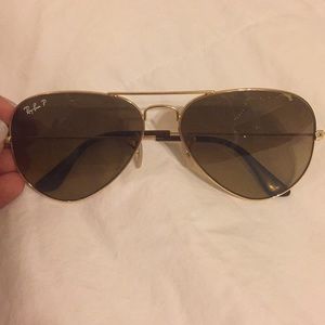 POLARIZED AVIATOR RAYBANS